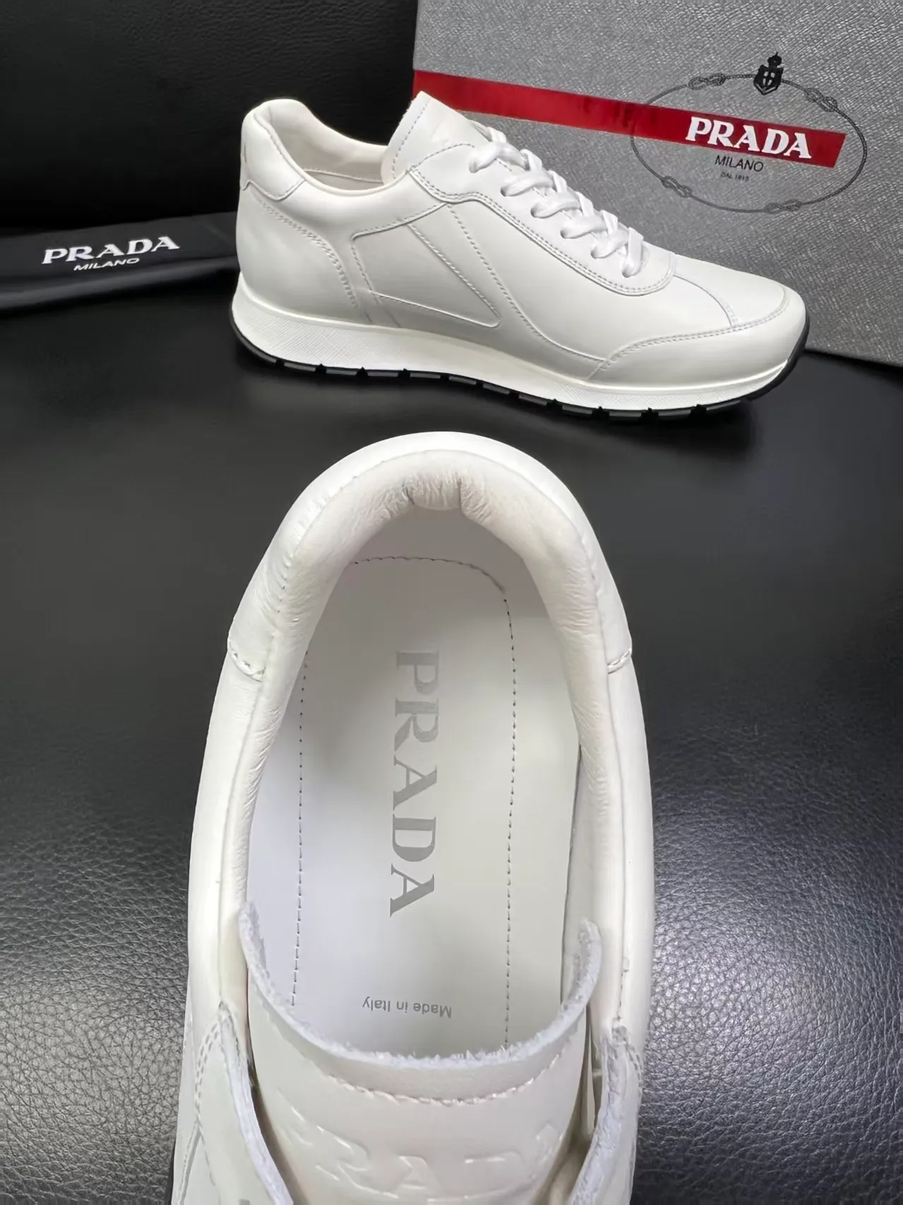 Factory price: 438💰Prada new men's leather sports shoes, the highest version on the market, any comparison is welcome🆚! The original leather has excellent texture and is super high-end! Fetal sheep net lining imported from Italy, removable pad! Luxurious materials and fine workmanship, highly recommended! Code number: 38-44, customized 45